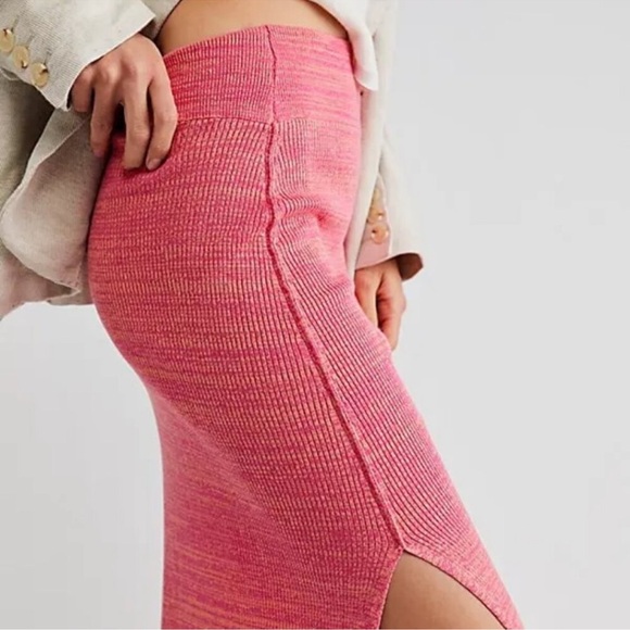 Free People Golden Hour Midi Sweater Skirt Pink Size Large NWT - Picture 8 of 9